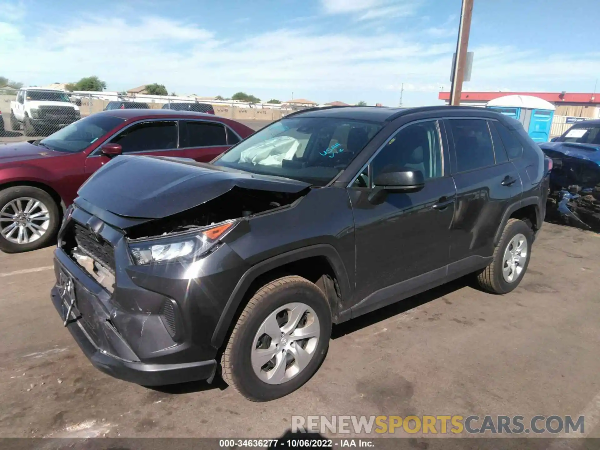 2 Photograph of a damaged car 2T3H1RFVXKW031830 TOYOTA RAV4 2019