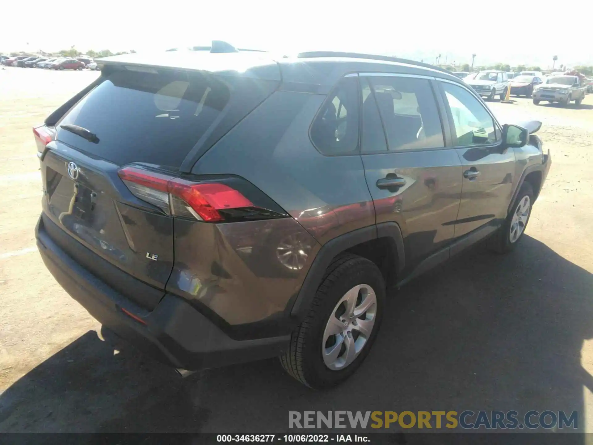 4 Photograph of a damaged car 2T3H1RFVXKW031830 TOYOTA RAV4 2019