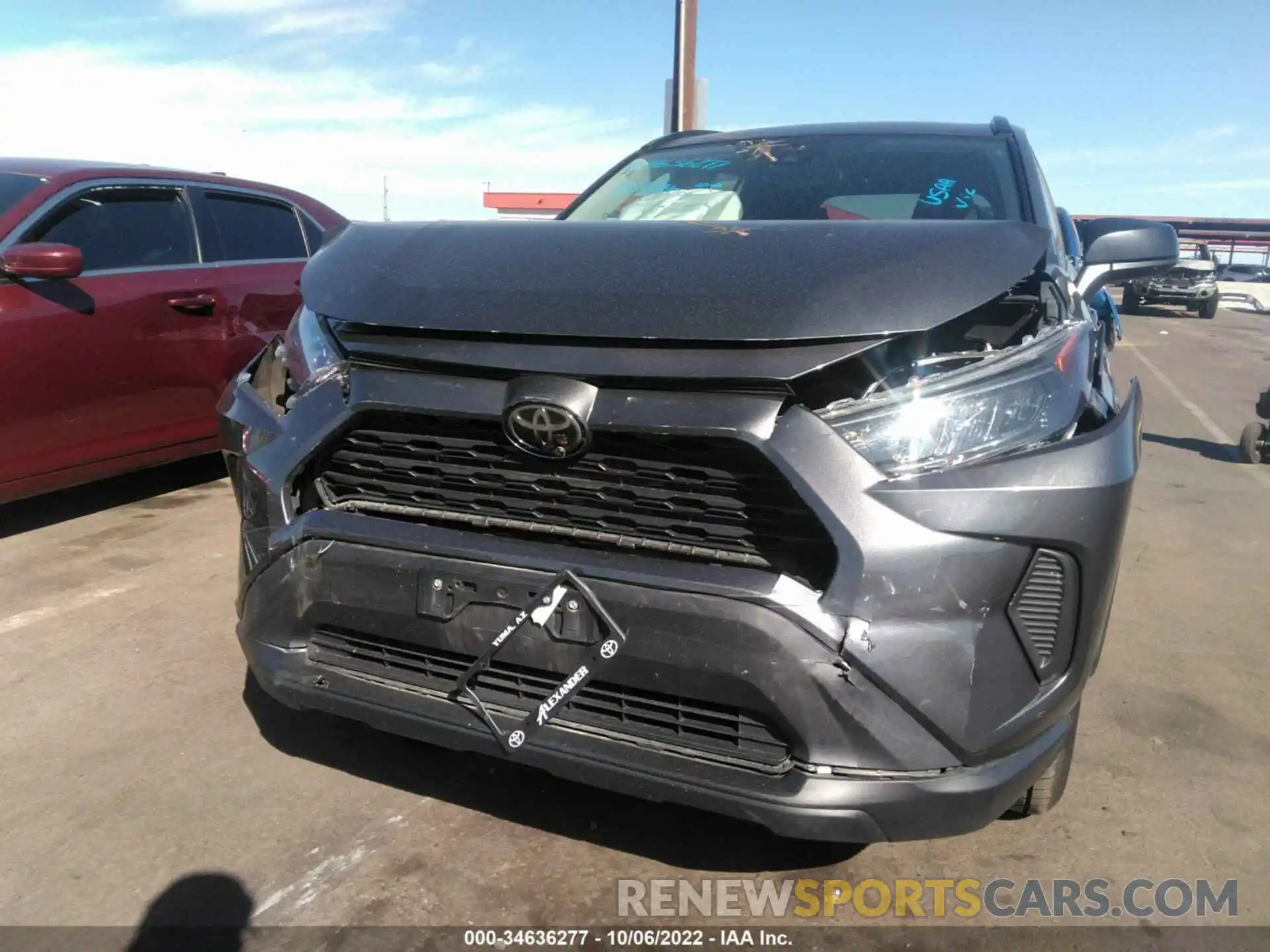 6 Photograph of a damaged car 2T3H1RFVXKW031830 TOYOTA RAV4 2019