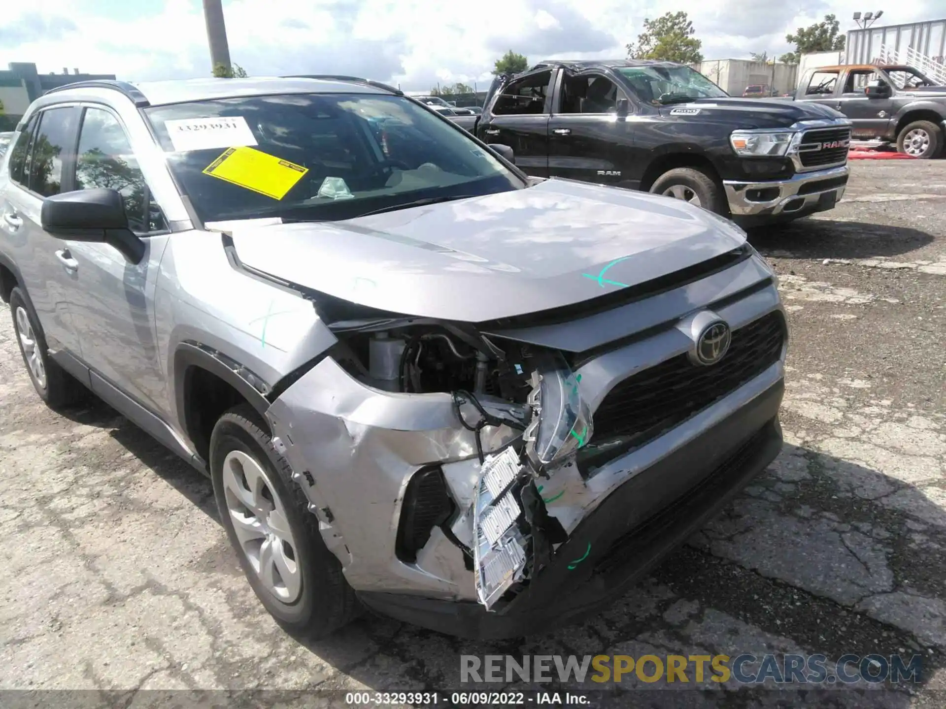 6 Photograph of a damaged car 2T3H1RFVXKW039202 TOYOTA RAV4 2019