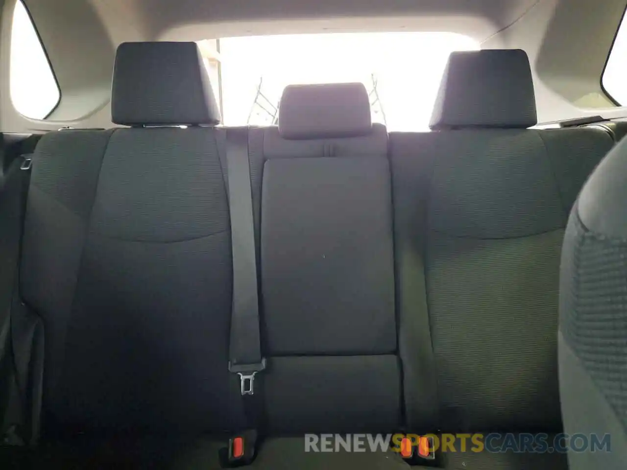 10 Photograph of a damaged car 2T3H1RFVXKW039281 TOYOTA RAV4 2019