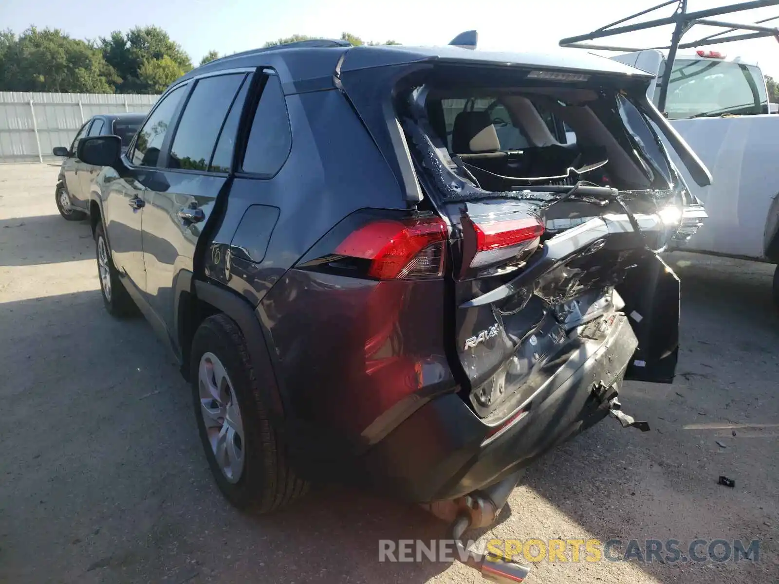 3 Photograph of a damaged car 2T3H1RFVXKW041211 TOYOTA RAV4 2019