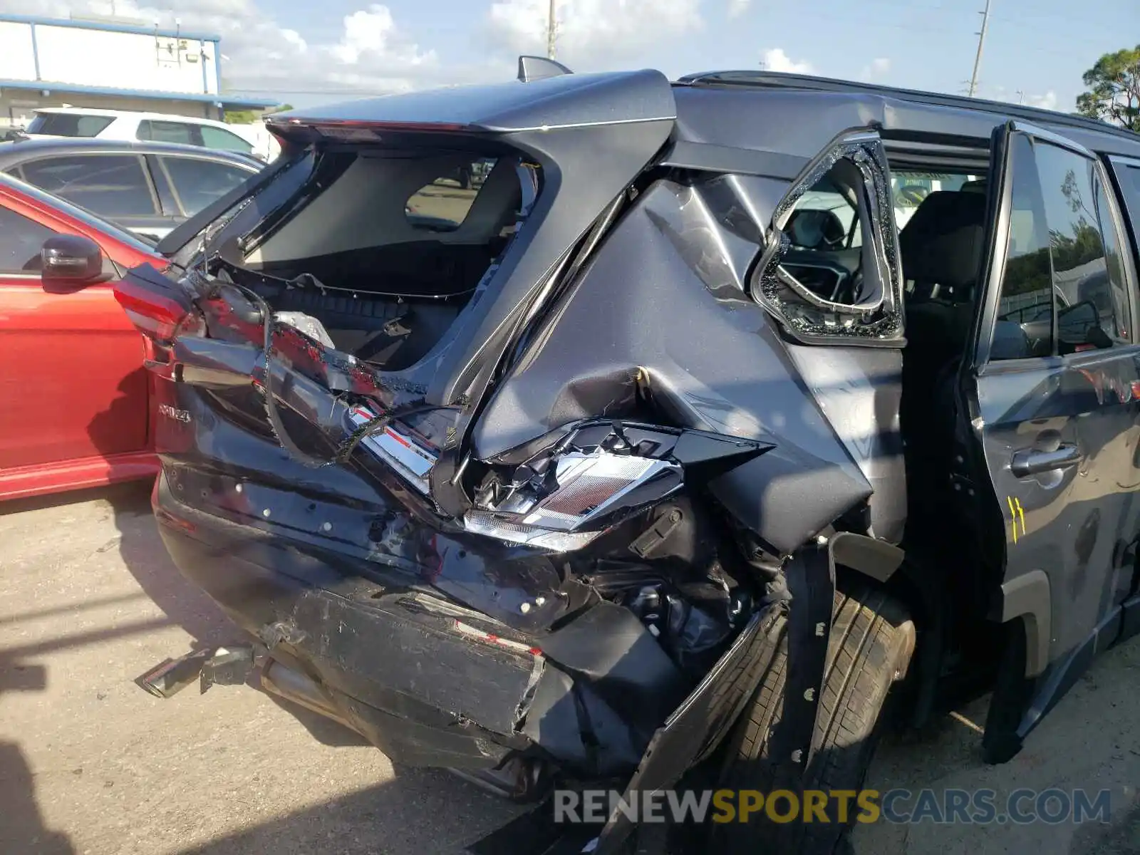 9 Photograph of a damaged car 2T3H1RFVXKW041211 TOYOTA RAV4 2019