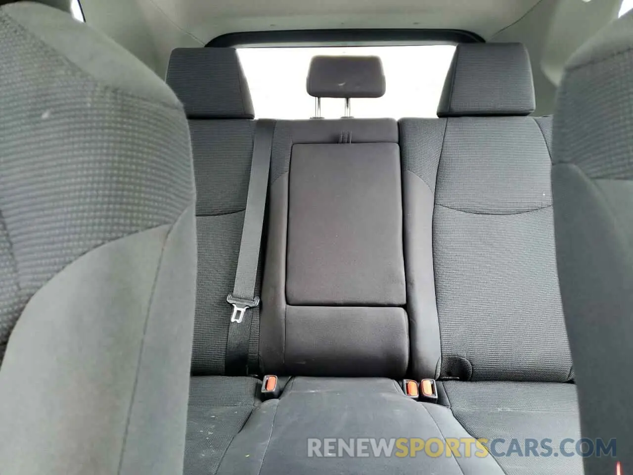 10 Photograph of a damaged car 2T3H1RFVXKW041886 TOYOTA RAV4 2019