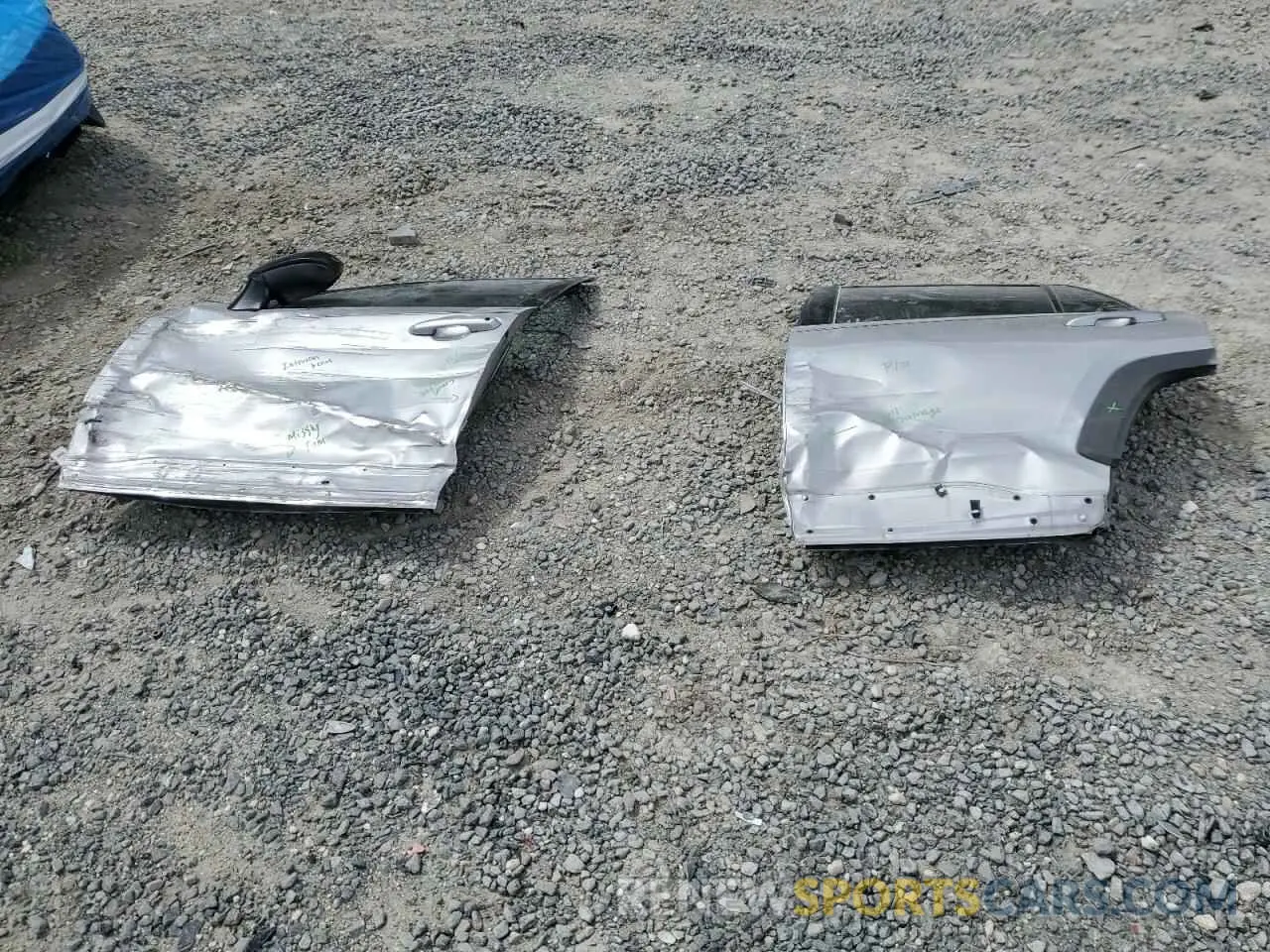 13 Photograph of a damaged car 2T3H1RFVXKW041886 TOYOTA RAV4 2019