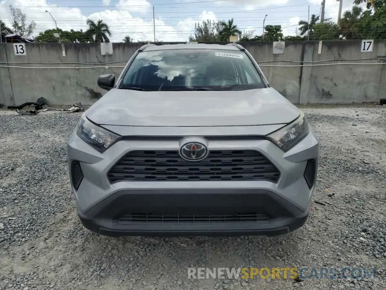 5 Photograph of a damaged car 2T3H1RFVXKW041886 TOYOTA RAV4 2019