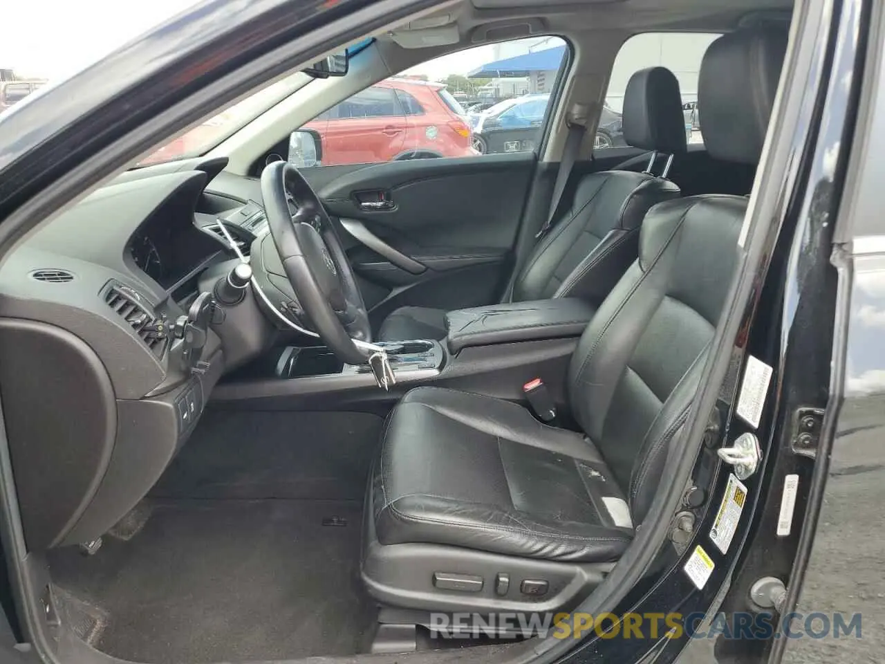 7 Photograph of a damaged car 2T3H1RFVXKW041886 TOYOTA RAV4 2019
