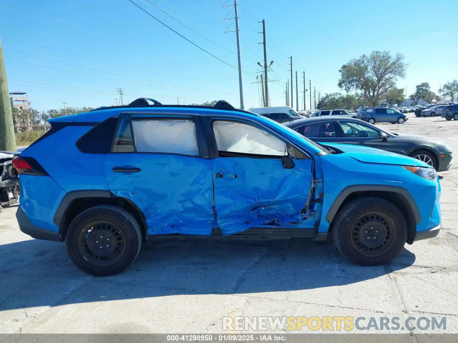 14 Photograph of a damaged car 2T3H1RFVXKW042150 TOYOTA RAV4 2019