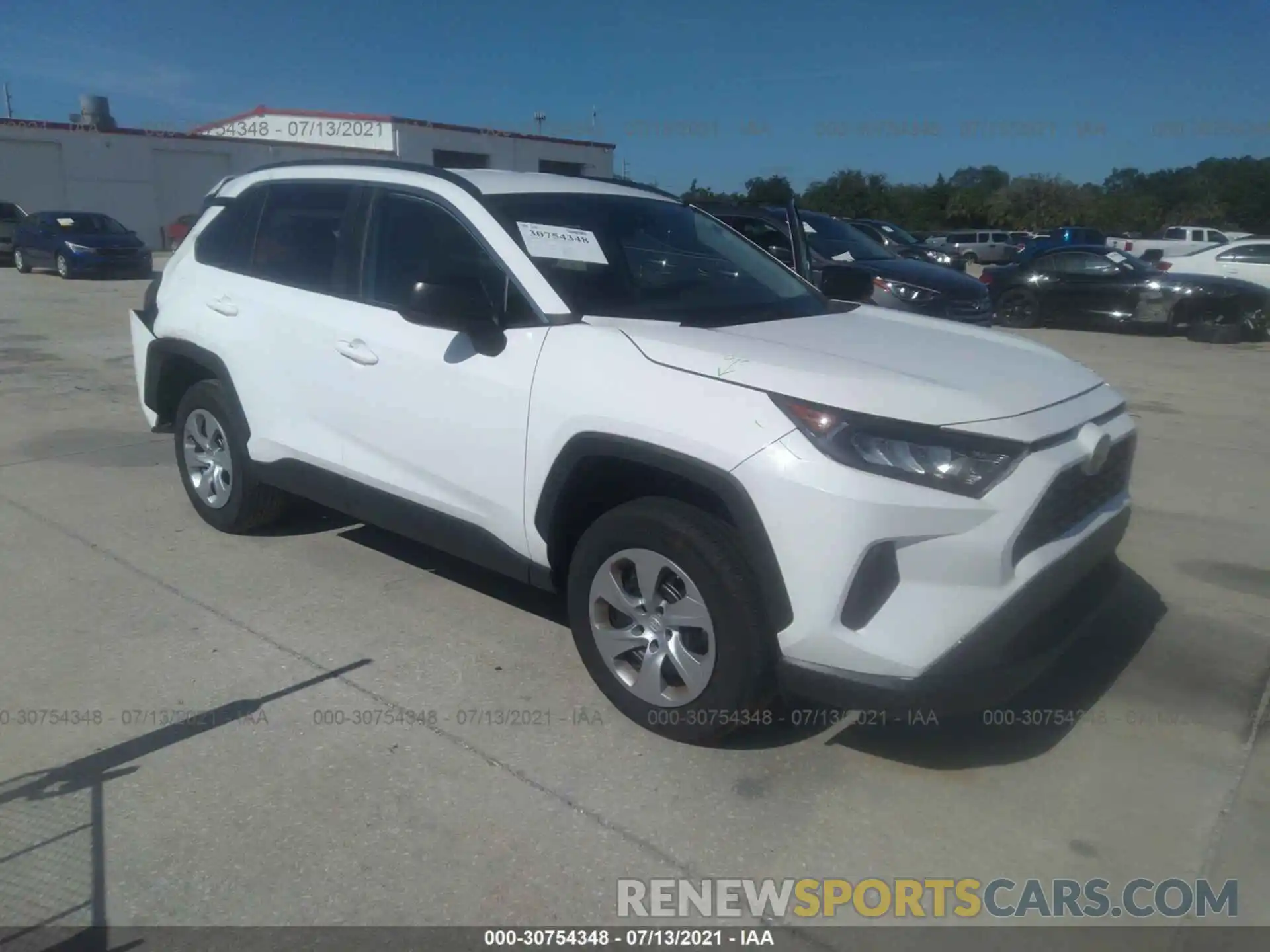 1 Photograph of a damaged car 2T3H1RFVXKW047297 TOYOTA RAV4 2019