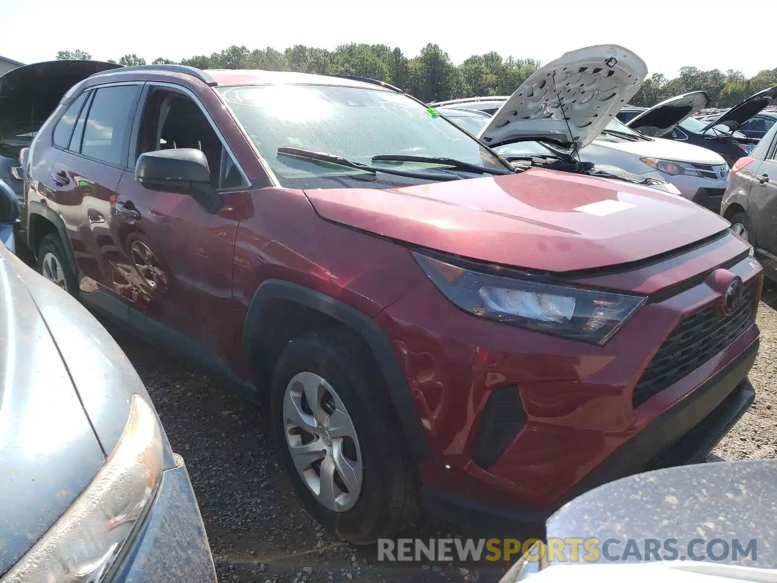 1 Photograph of a damaged car 2T3H1RFVXKW049843 TOYOTA RAV4 2019