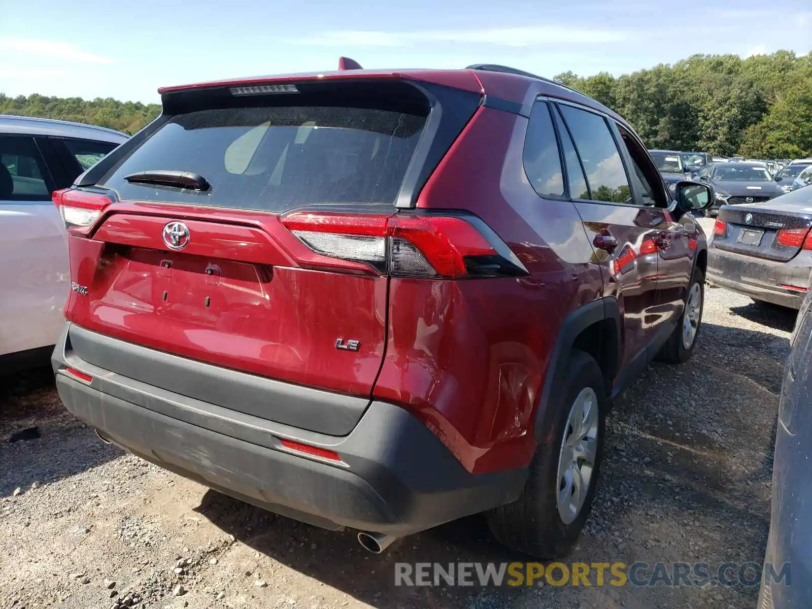 4 Photograph of a damaged car 2T3H1RFVXKW049843 TOYOTA RAV4 2019