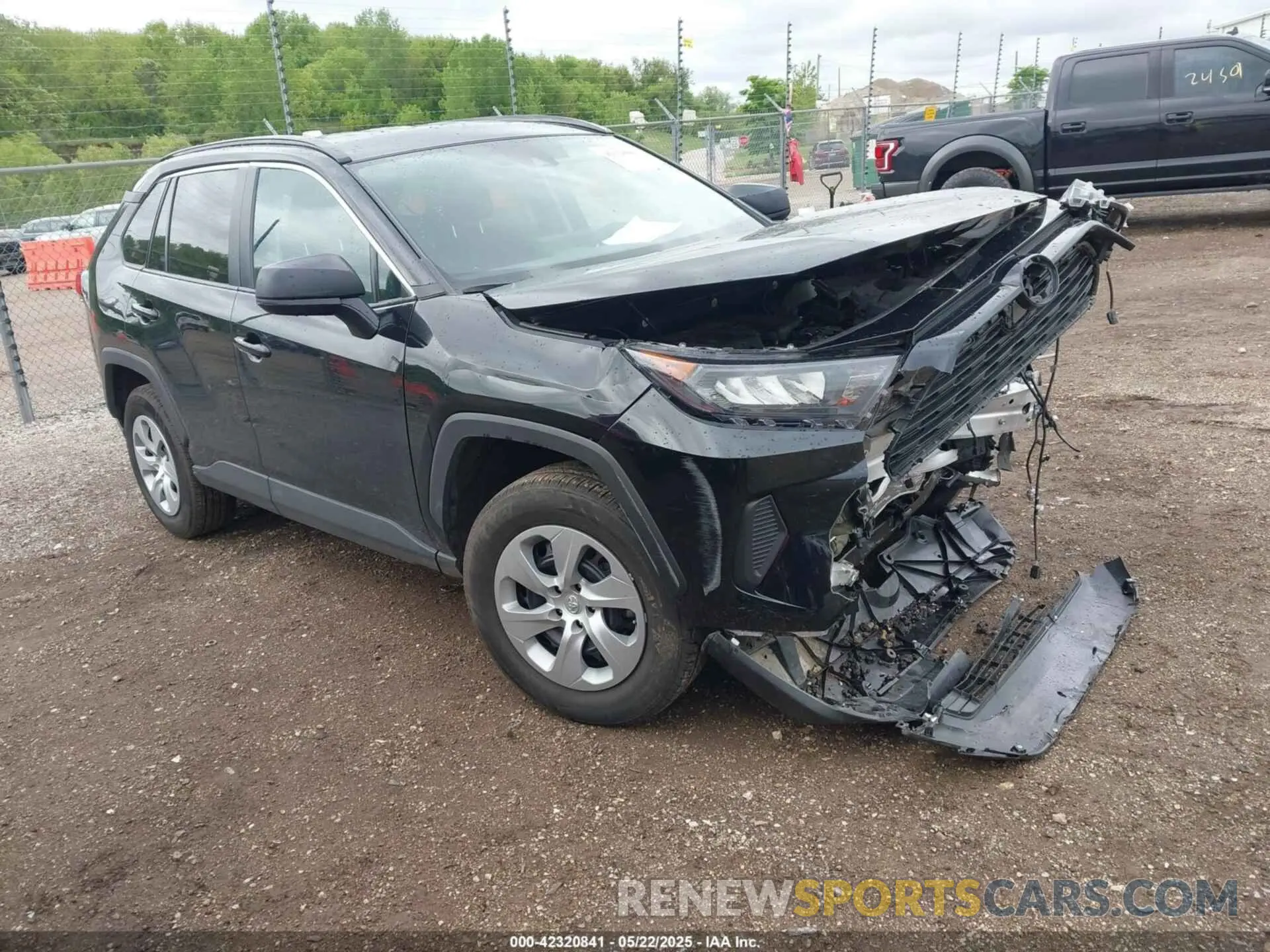 1 Photograph of a damaged car 2T3H1RFVXKW049910 TOYOTA RAV4 2019