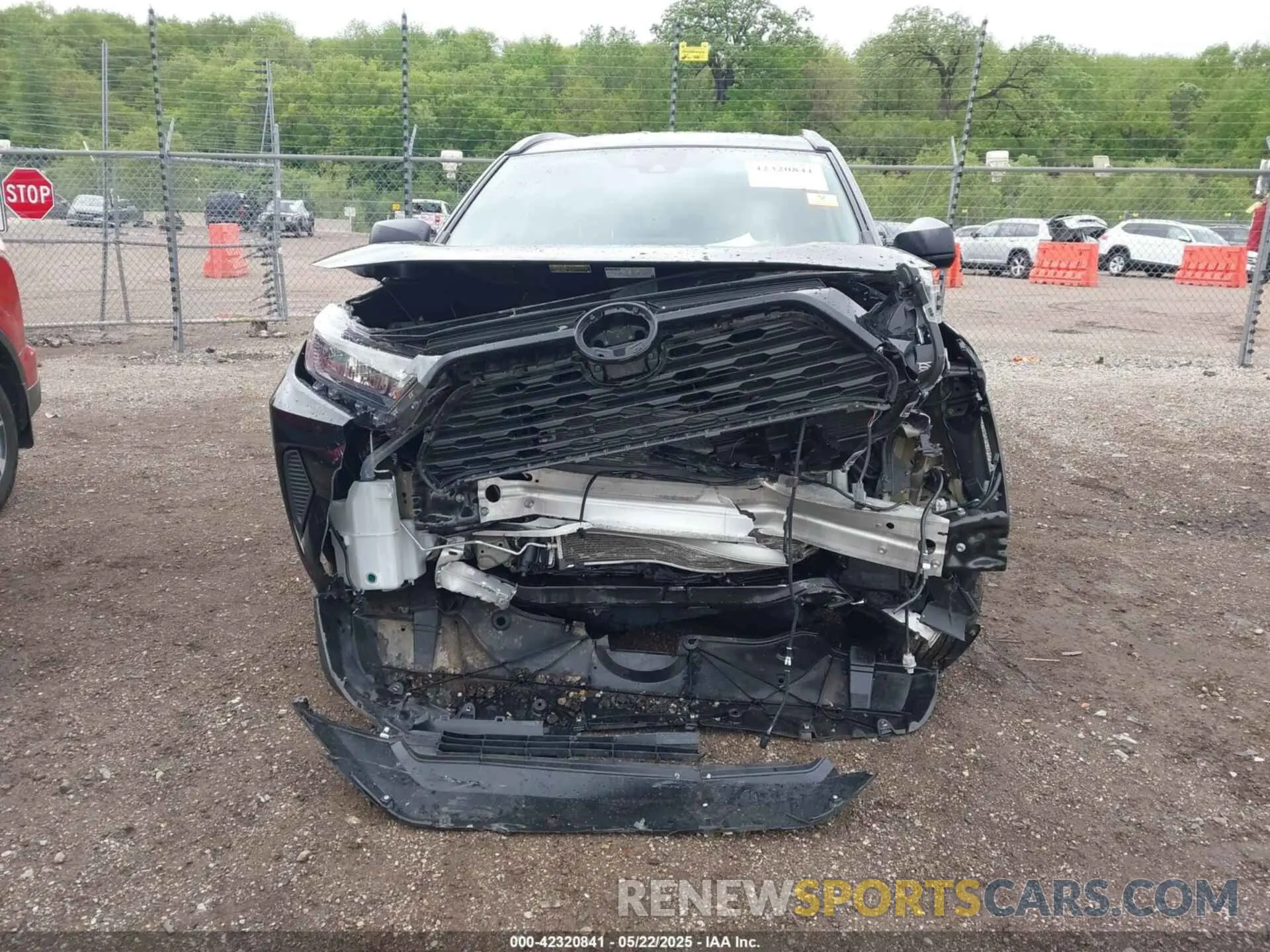 11 Photograph of a damaged car 2T3H1RFVXKW049910 TOYOTA RAV4 2019