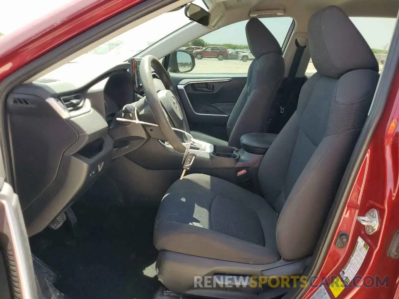 7 Photograph of a damaged car 2T3H1RFVXKW050264 TOYOTA RAV4 2019