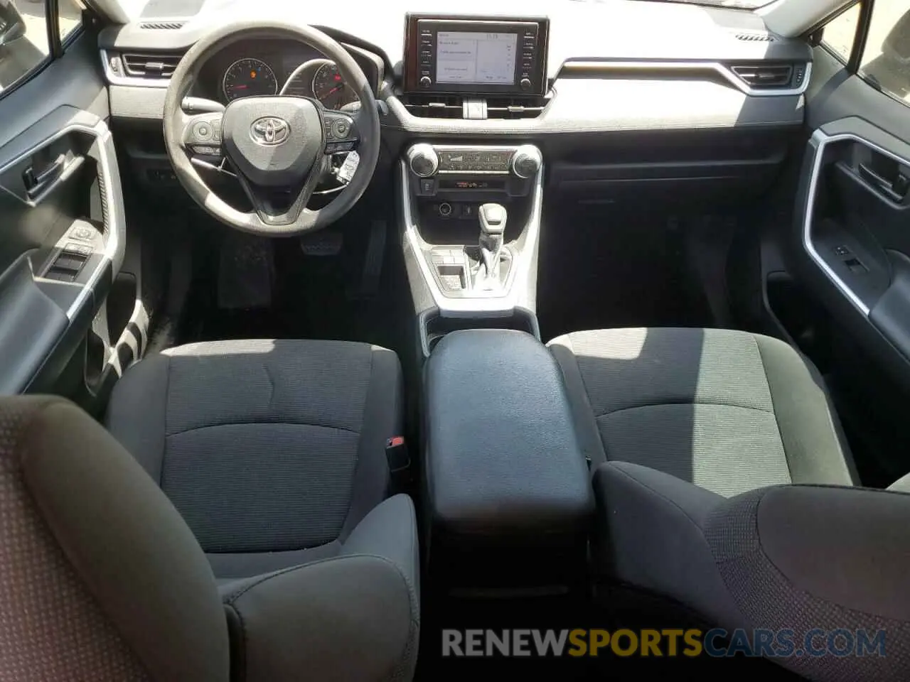 8 Photograph of a damaged car 2T3H1RFVXKW050264 TOYOTA RAV4 2019
