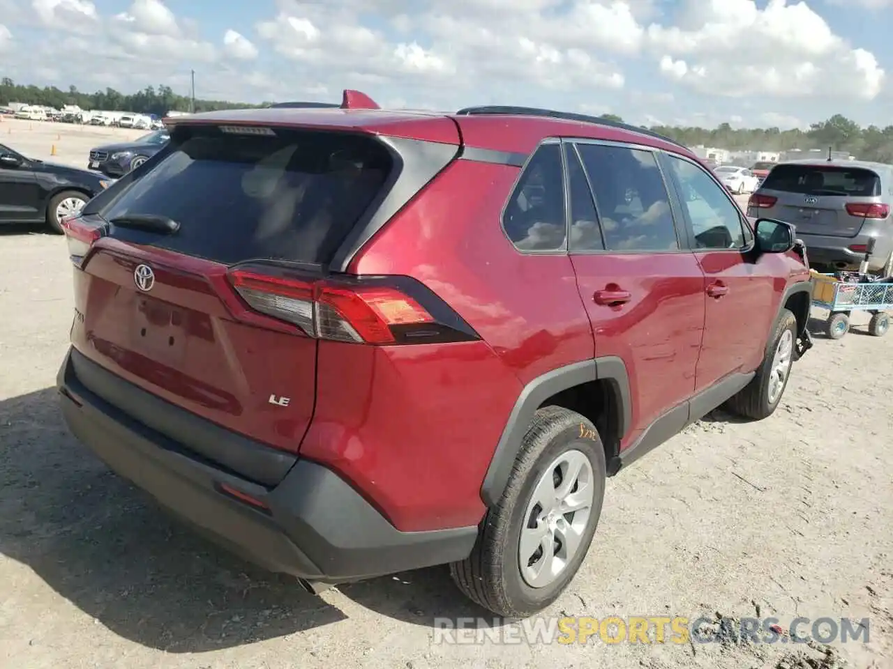 4 Photograph of a damaged car 2T3H1RFVXKW052709 TOYOTA RAV4 2019