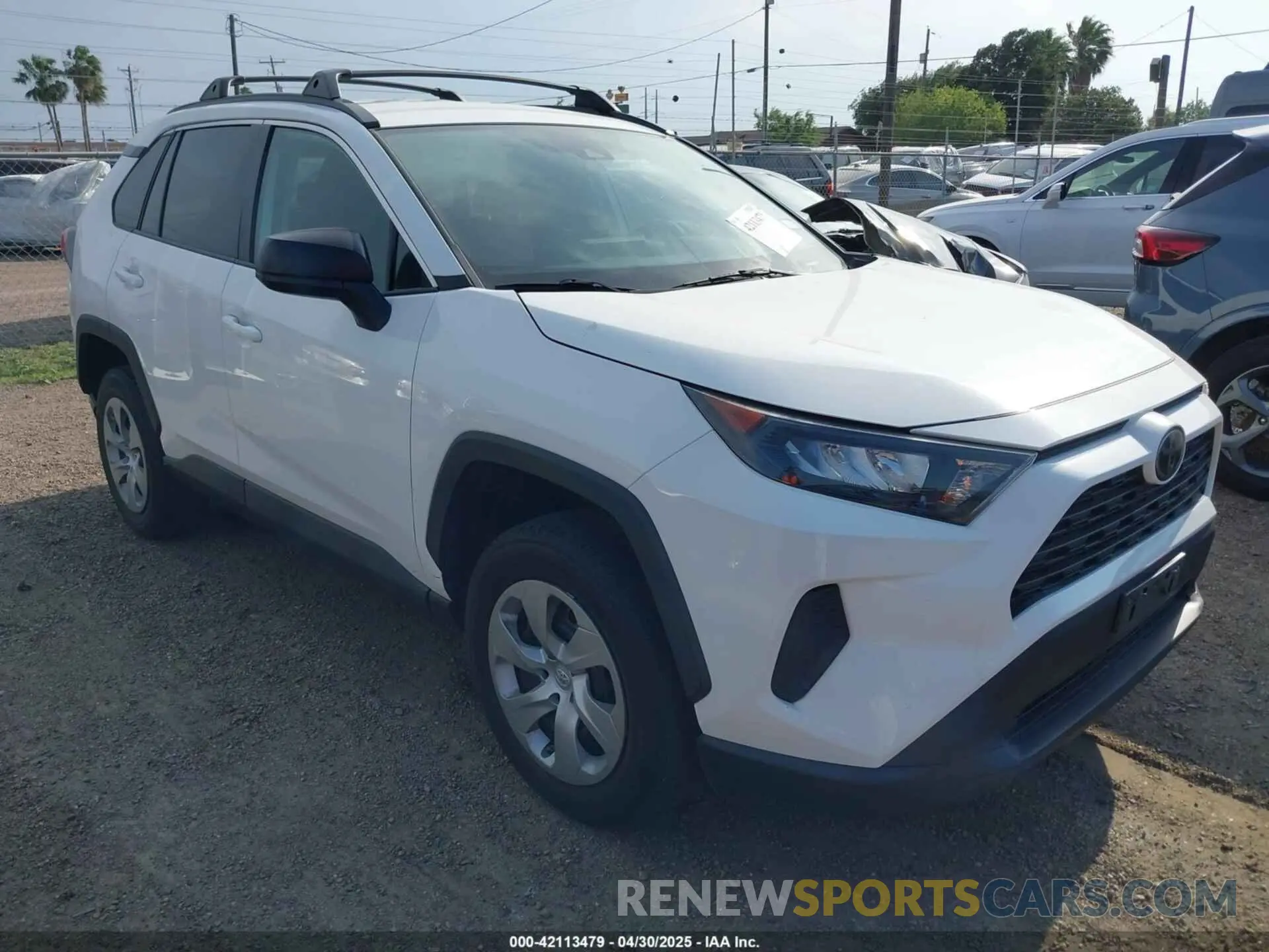 1 Photograph of a damaged car 2T3H1RFVXKW055268 TOYOTA RAV4 2019