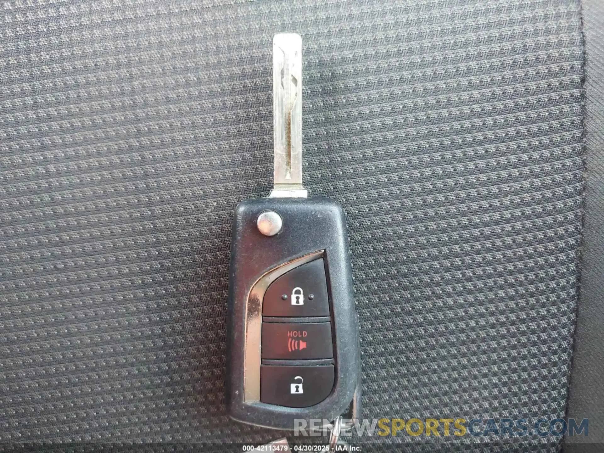 11 Photograph of a damaged car 2T3H1RFVXKW055268 TOYOTA RAV4 2019