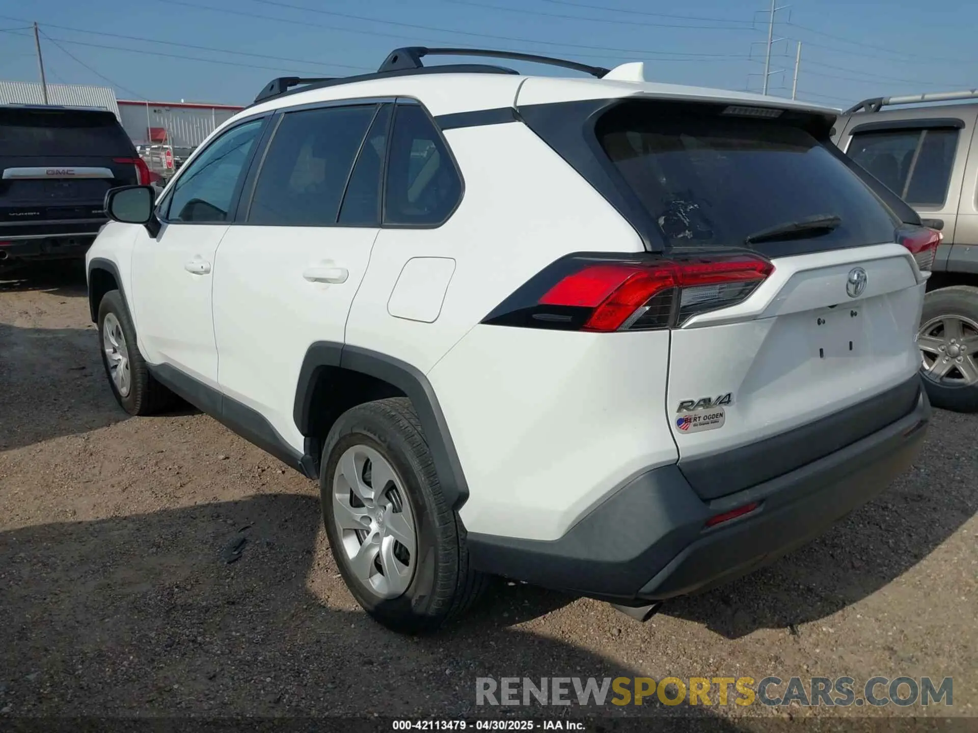 3 Photograph of a damaged car 2T3H1RFVXKW055268 TOYOTA RAV4 2019