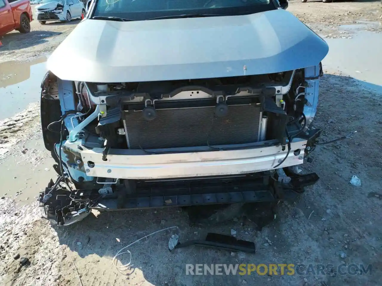 9 Photograph of a damaged car 2T3H1RFVXKW057313 TOYOTA RAV4 2019