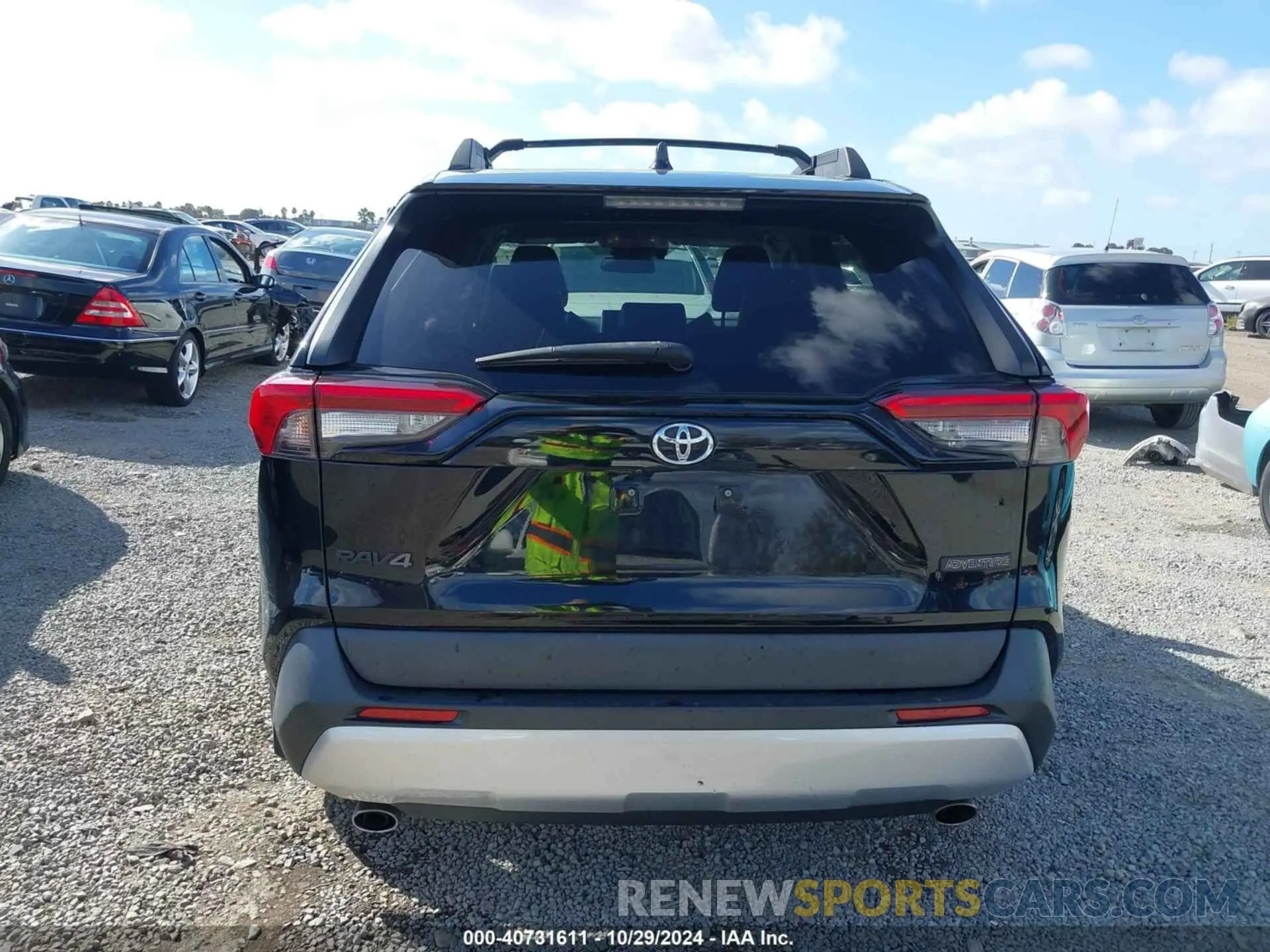 16 Photograph of a damaged car 2T3J1RFV0KW008655 TOYOTA RAV4 2019