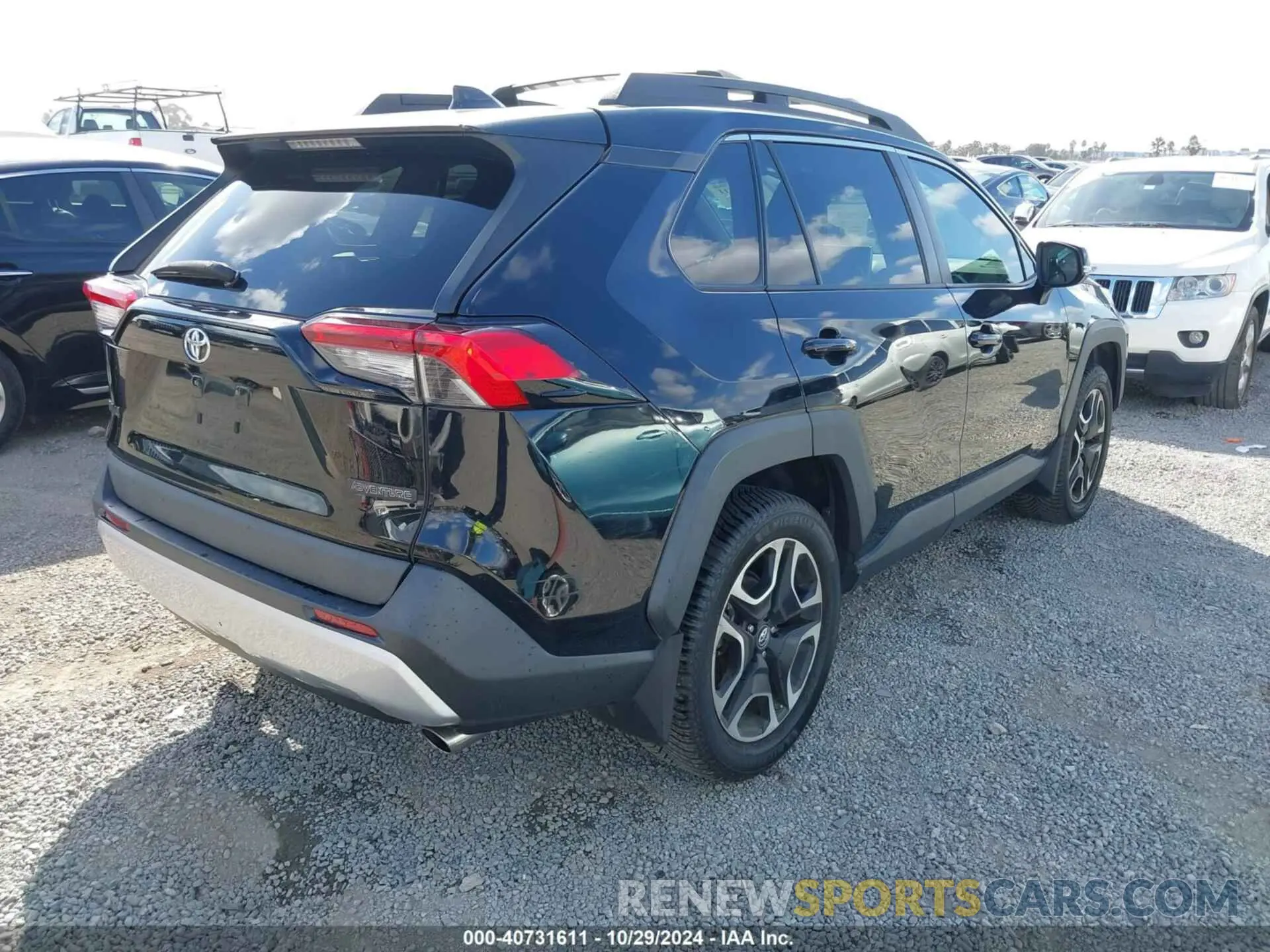 4 Photograph of a damaged car 2T3J1RFV0KW008655 TOYOTA RAV4 2019