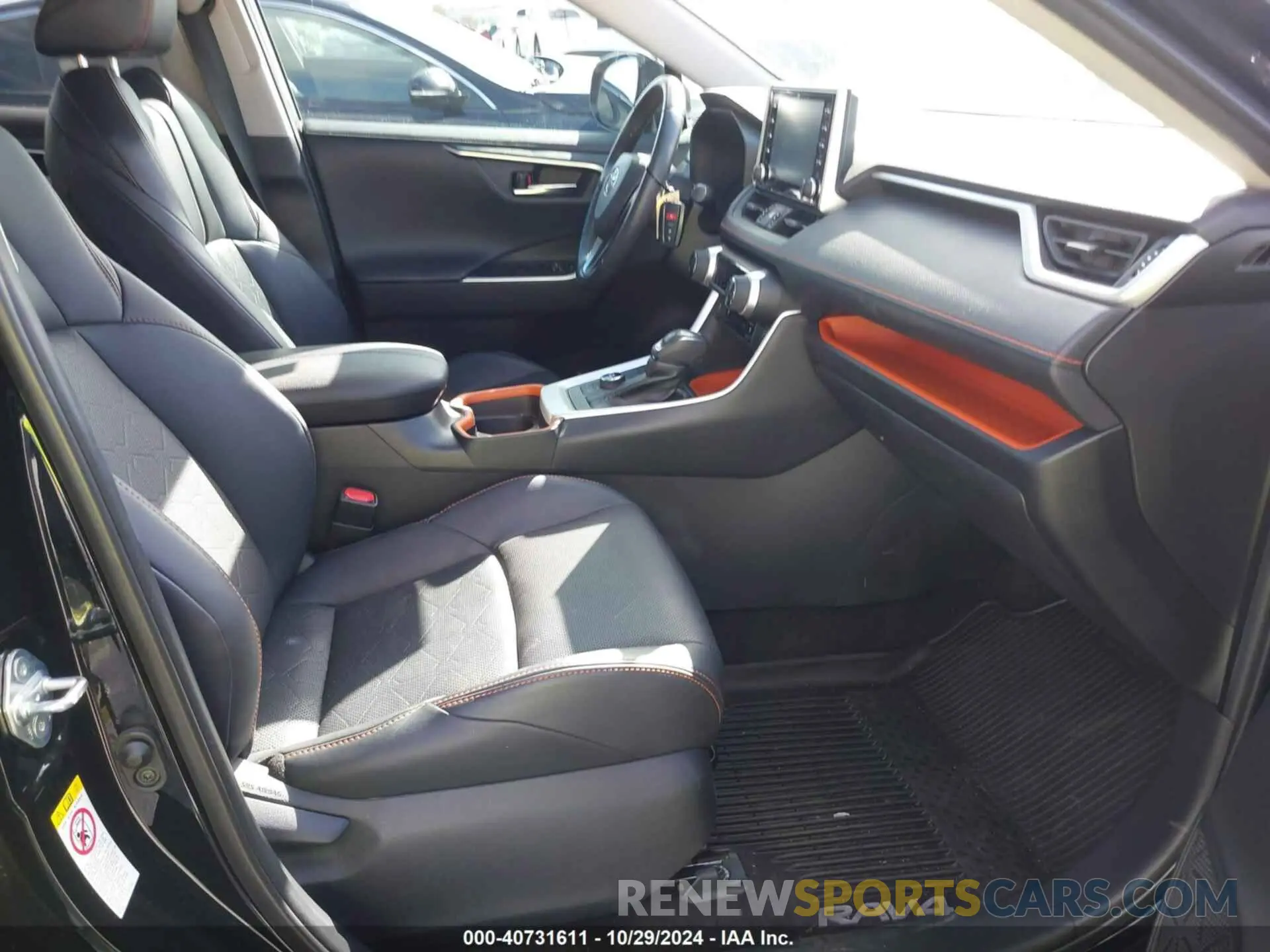 5 Photograph of a damaged car 2T3J1RFV0KW008655 TOYOTA RAV4 2019