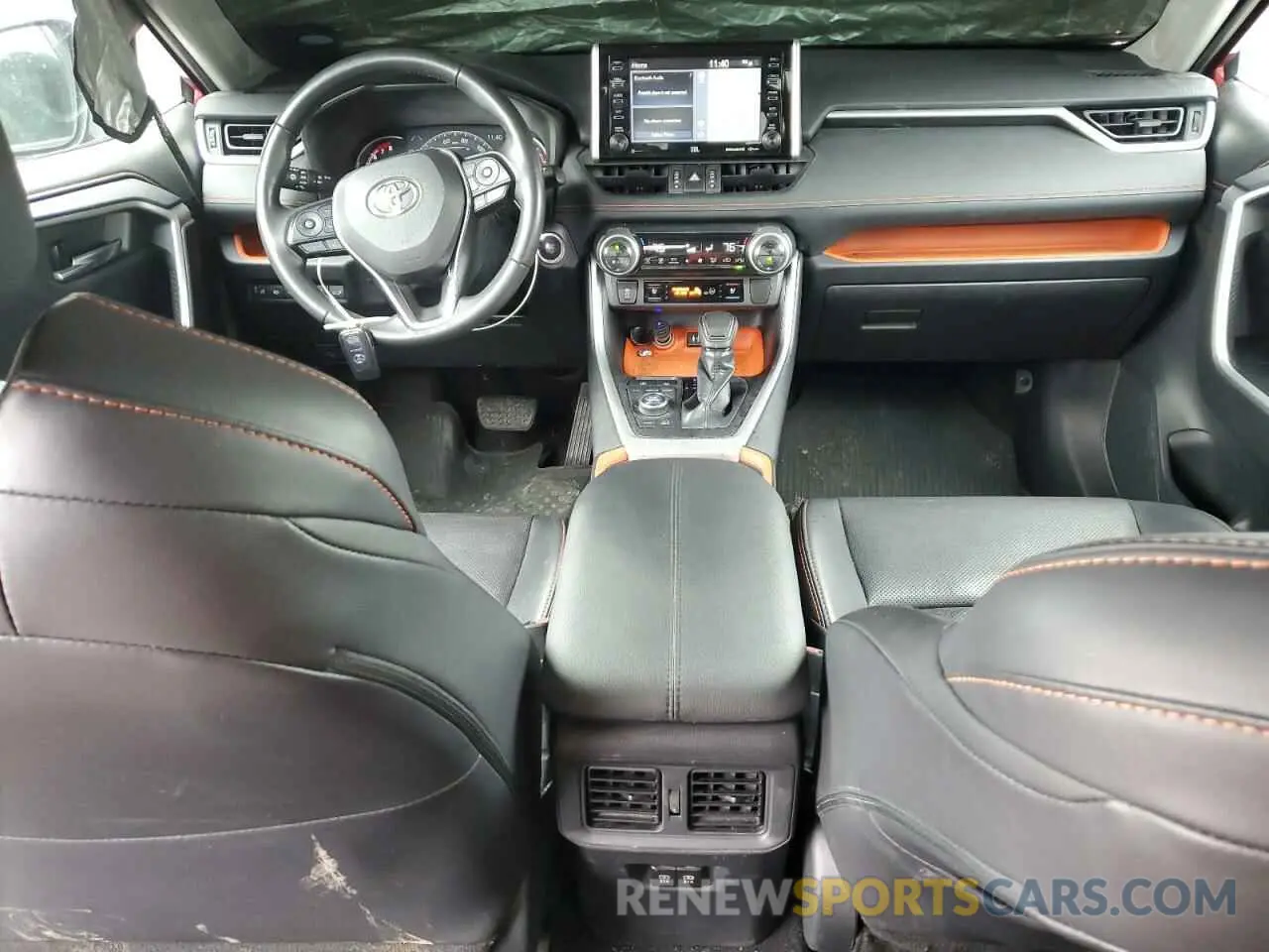 8 Photograph of a damaged car 2T3J1RFV0KW022961 TOYOTA RAV4 2019