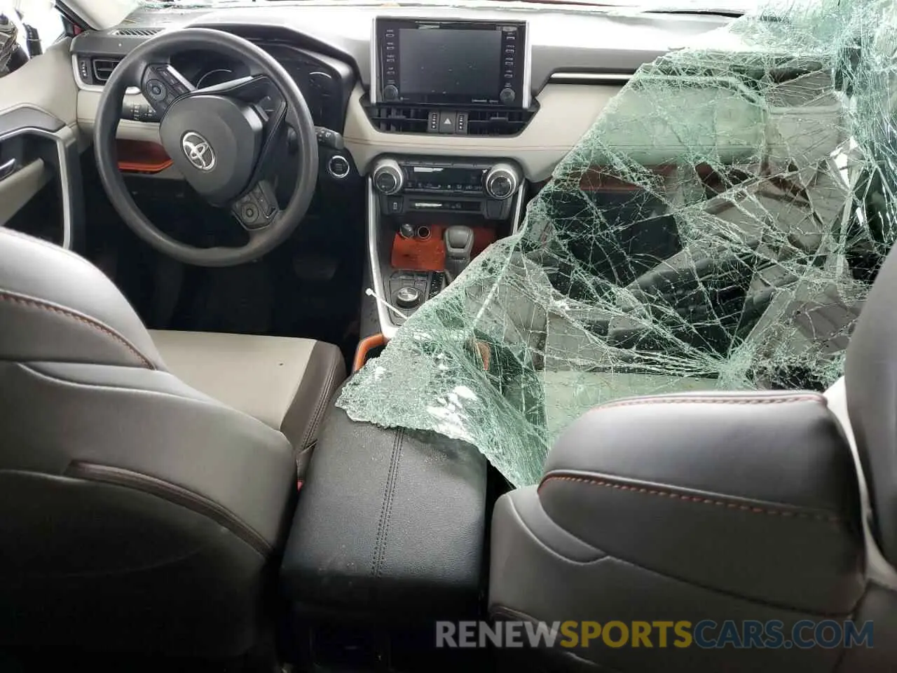 8 Photograph of a damaged car 2T3J1RFV0KW033331 TOYOTA RAV4 2019