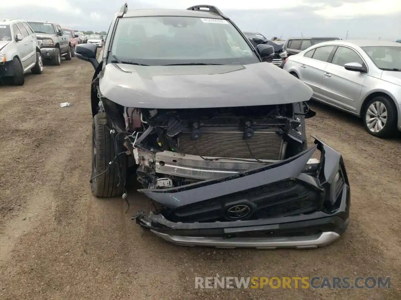 9 Photograph of a damaged car 2T3J1RFV0KW038870 TOYOTA RAV4 2019