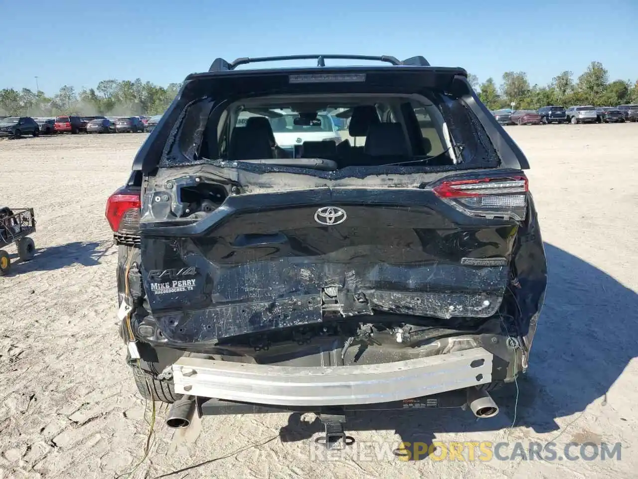 6 Photograph of a damaged car 2T3J1RFV0KW054213 TOYOTA RAV4 2019