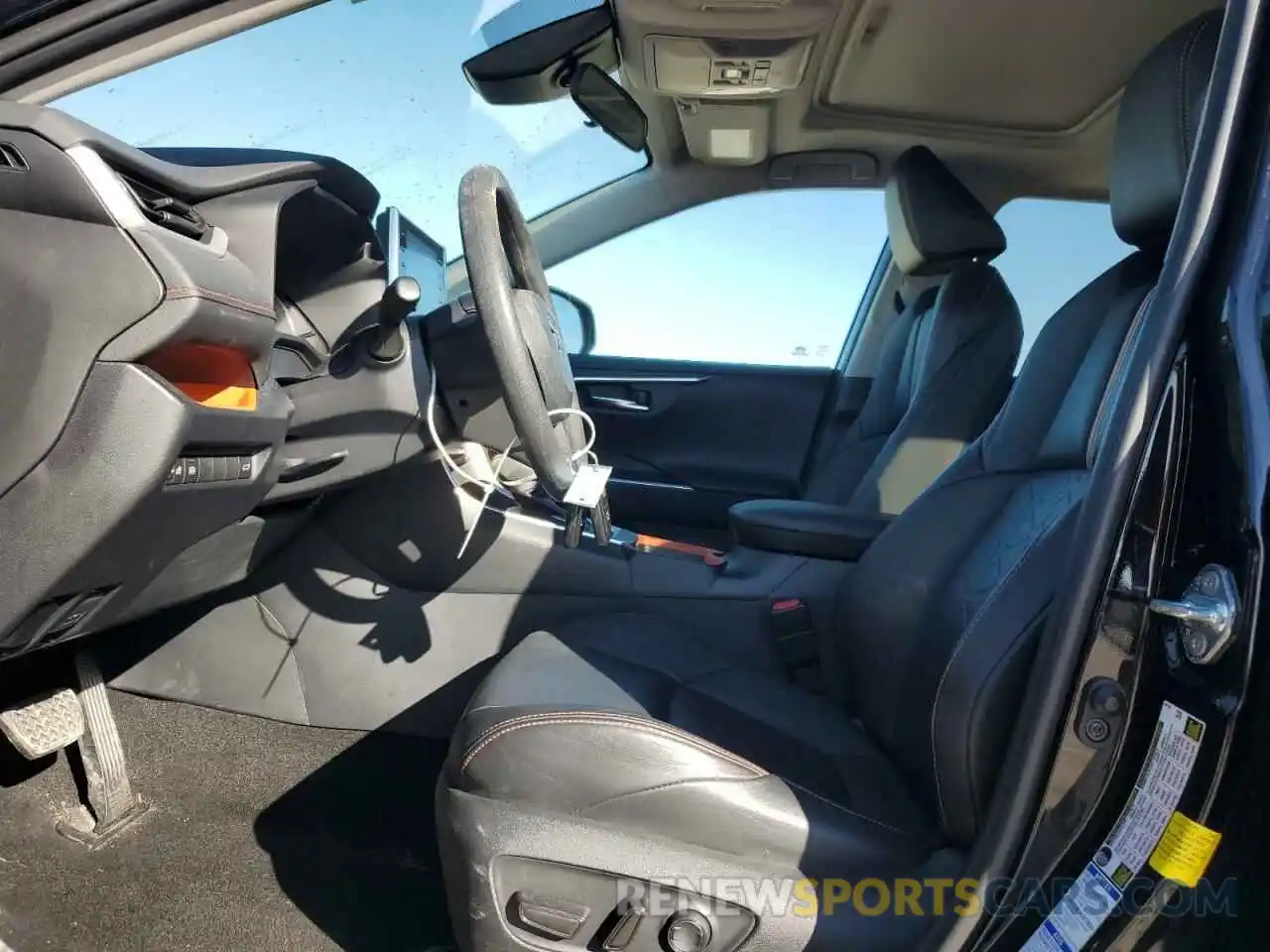 7 Photograph of a damaged car 2T3J1RFV0KW054213 TOYOTA RAV4 2019