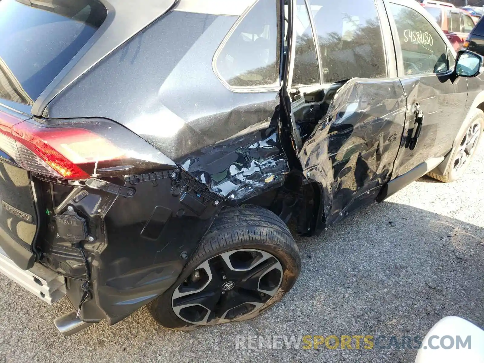 9 Photograph of a damaged car 2T3J1RFV1KC027944 TOYOTA RAV4 2019