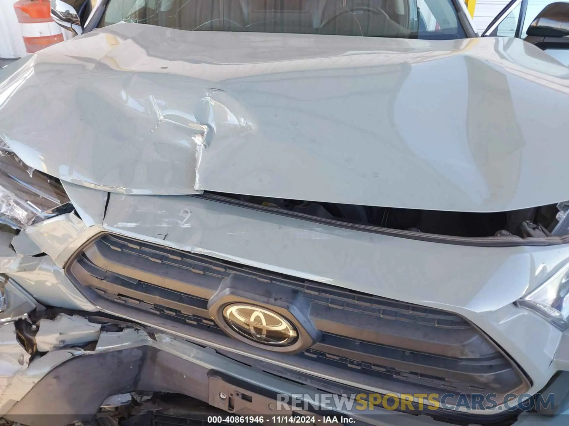 10 Photograph of a damaged car 2T3J1RFV1KC029354 TOYOTA RAV4 2019
