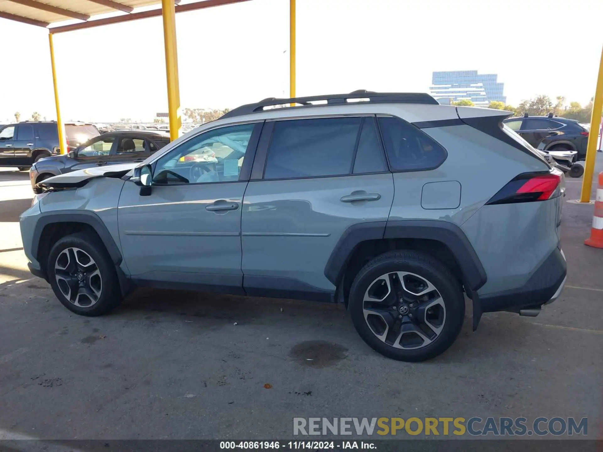 14 Photograph of a damaged car 2T3J1RFV1KC029354 TOYOTA RAV4 2019