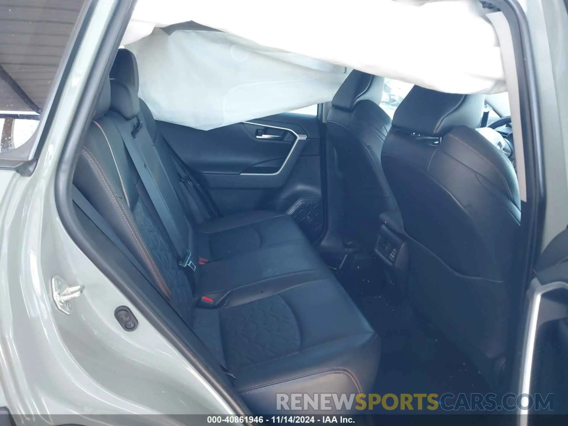 8 Photograph of a damaged car 2T3J1RFV1KC029354 TOYOTA RAV4 2019