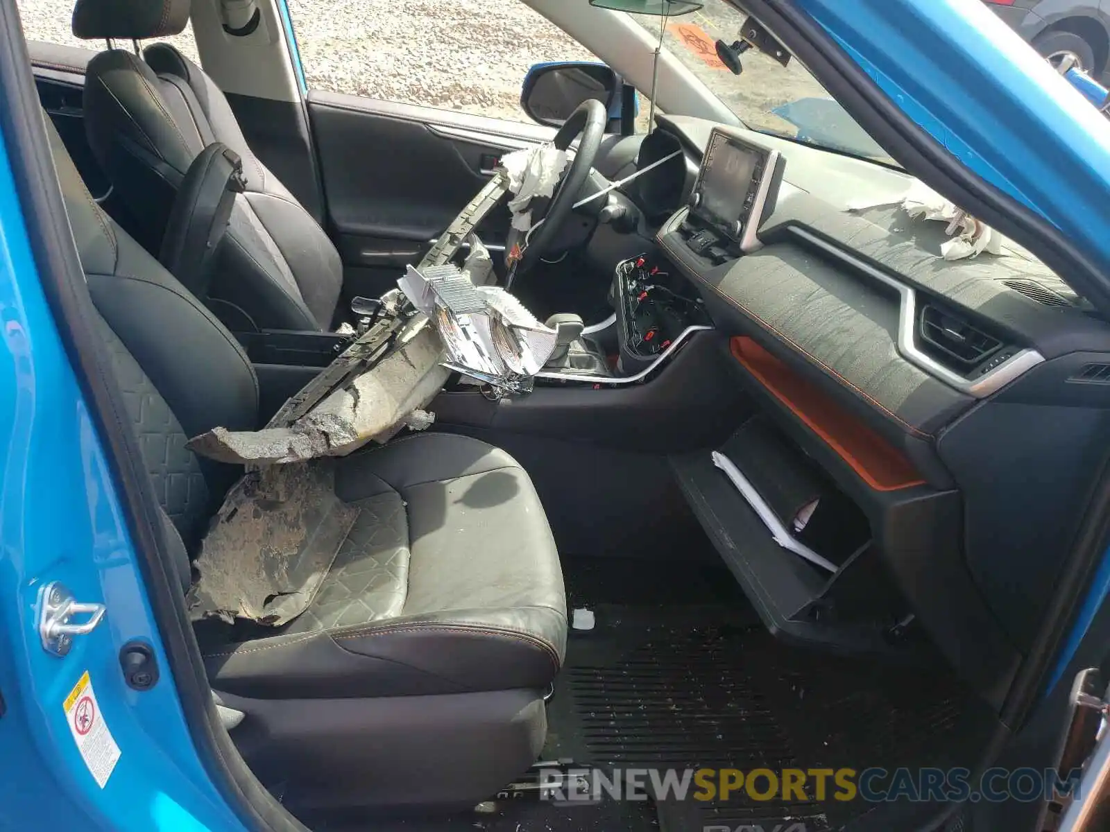 5 Photograph of a damaged car 2T3J1RFV1KW003044 TOYOTA RAV4 2019