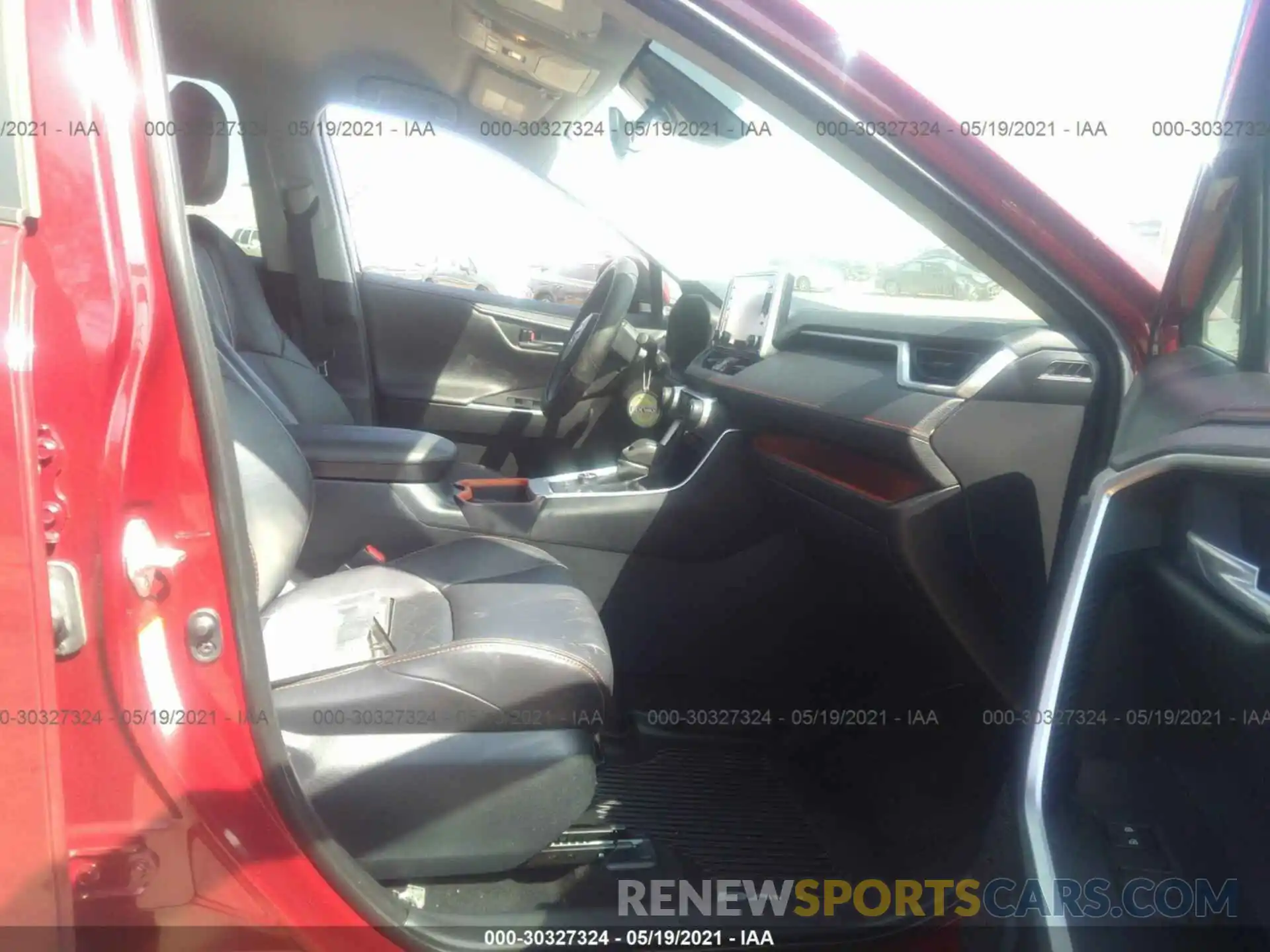 5 Photograph of a damaged car 2T3J1RFV1KW011922 TOYOTA RAV4 2019