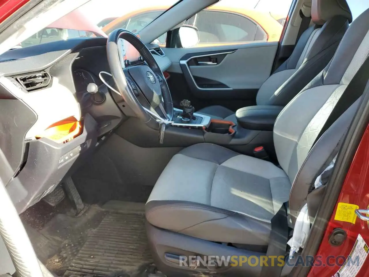 7 Photograph of a damaged car 2T3J1RFV1KW012682 TOYOTA RAV4 2019