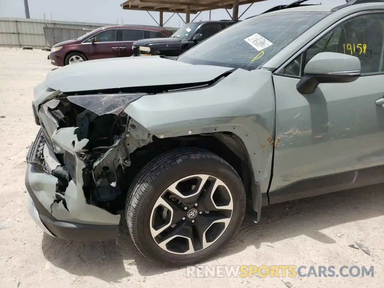 9 Photograph of a damaged car 2T3J1RFV1KW013119 TOYOTA RAV4 2019