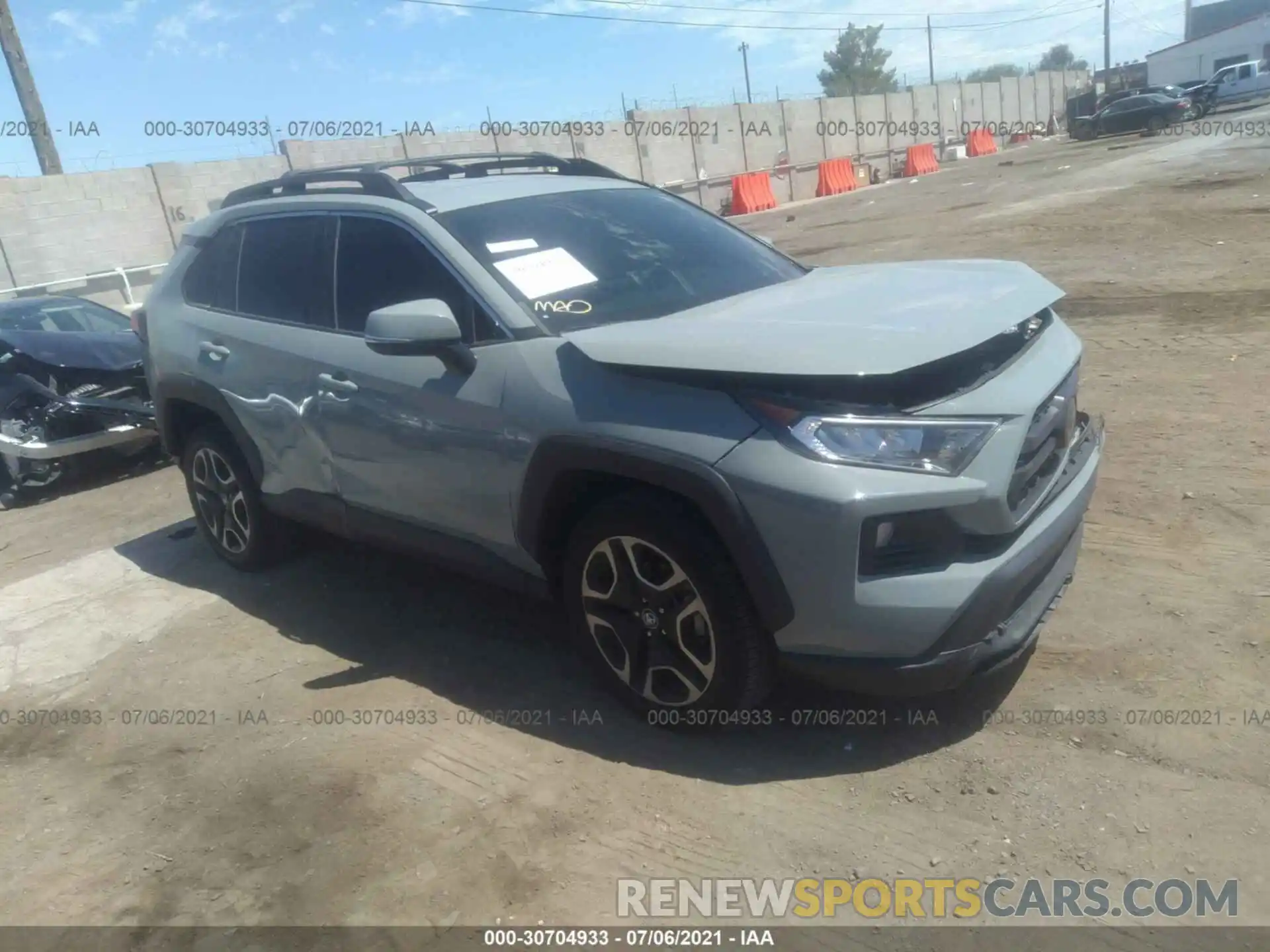 1 Photograph of a damaged car 2T3J1RFV1KW017414 TOYOTA RAV4 2019