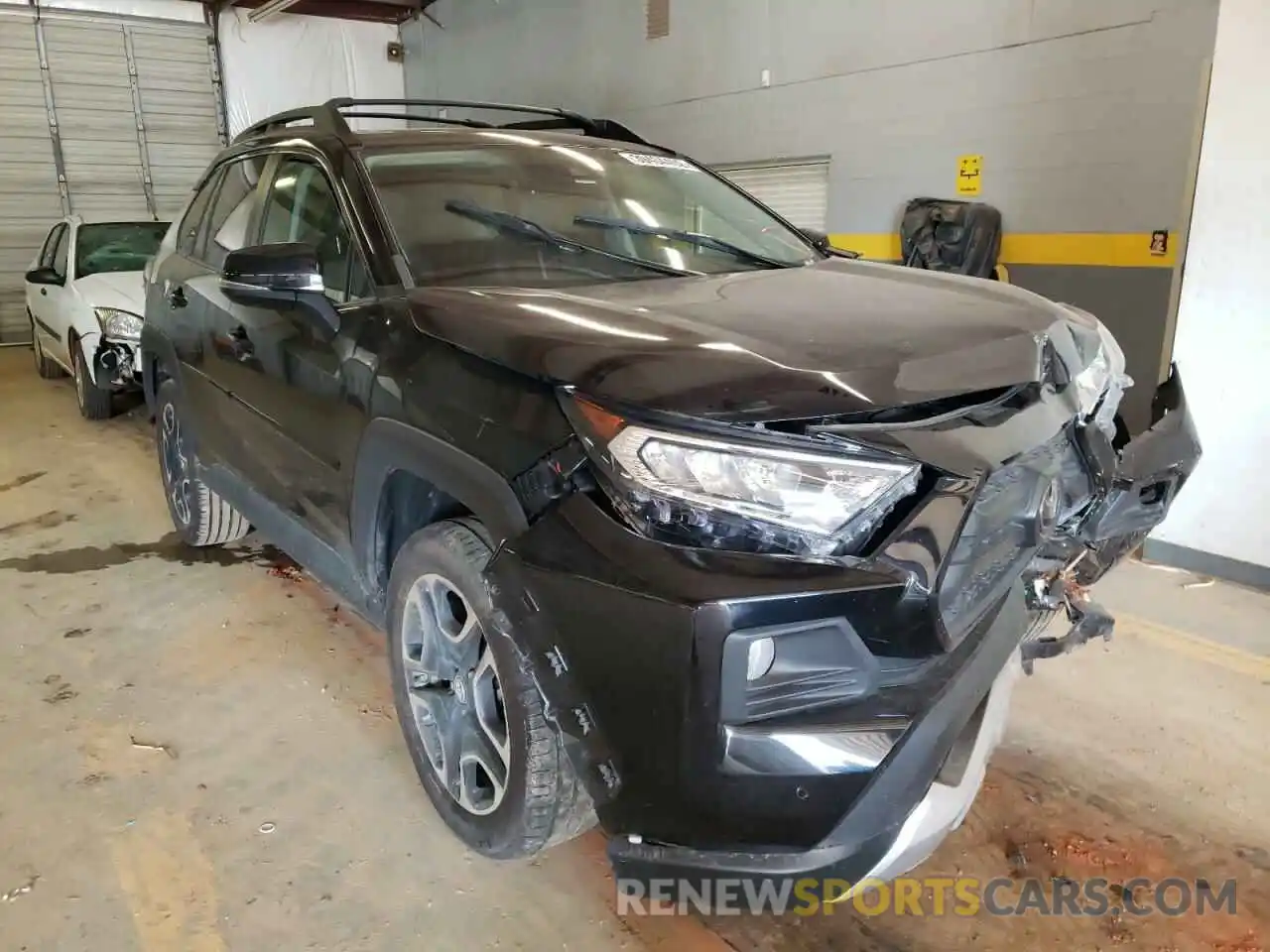 1 Photograph of a damaged car 2T3J1RFV1KW027490 TOYOTA RAV4 2019