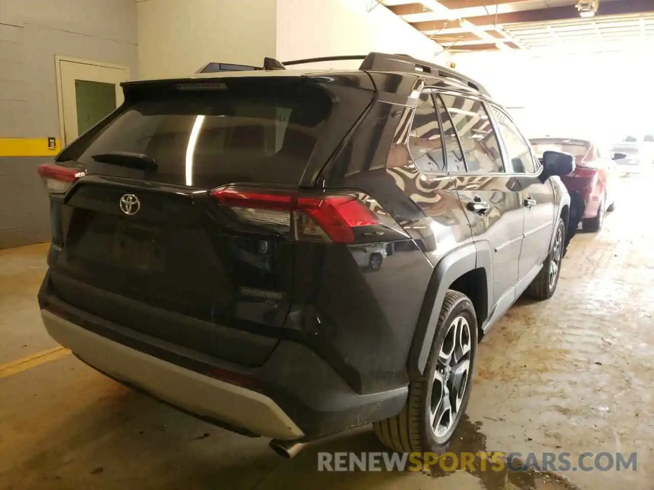 4 Photograph of a damaged car 2T3J1RFV1KW027490 TOYOTA RAV4 2019