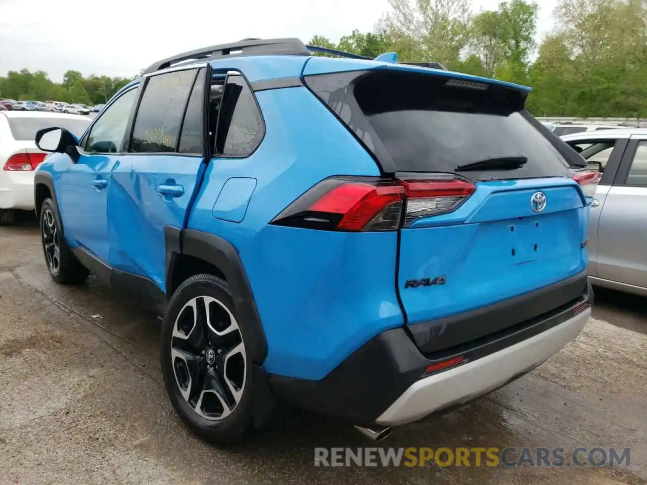 9 Photograph of a damaged car 2T3J1RFV1KW033385 TOYOTA RAV4 2019