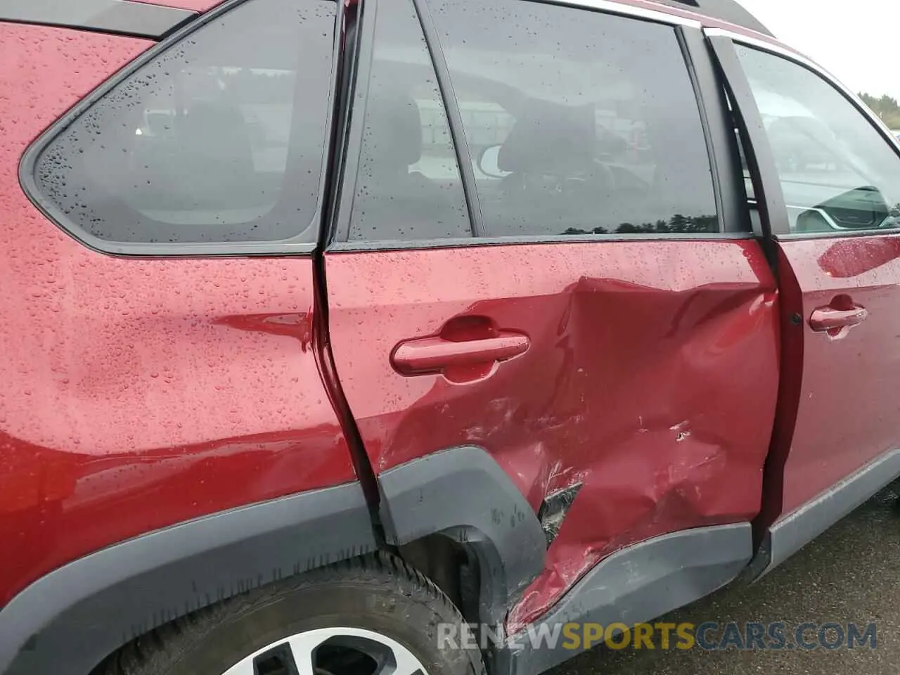 11 Photograph of a damaged car 2T3J1RFV2KW003022 TOYOTA RAV4 2019