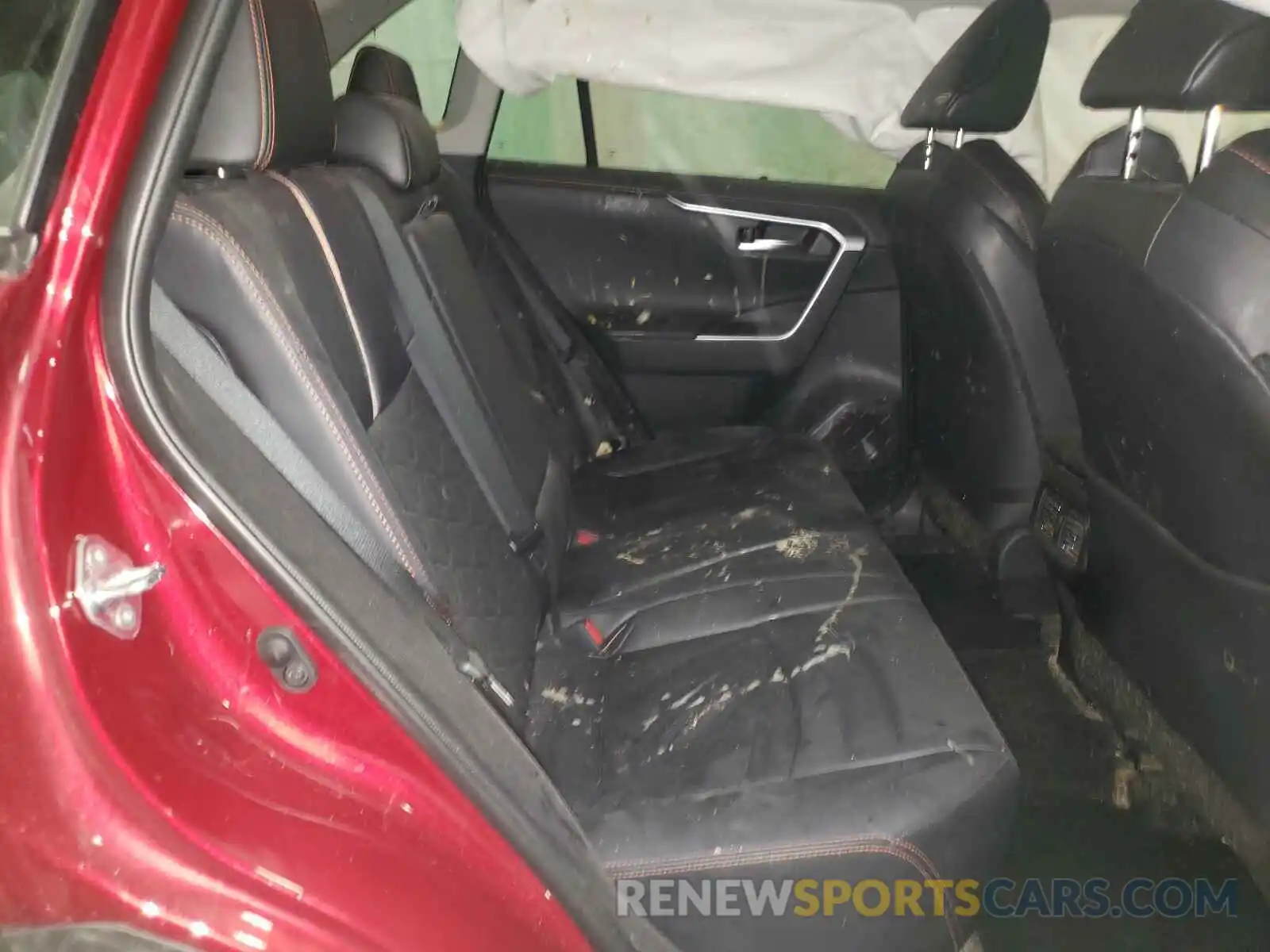 6 Photograph of a damaged car 2T3J1RFV2KW004073 TOYOTA RAV4 2019