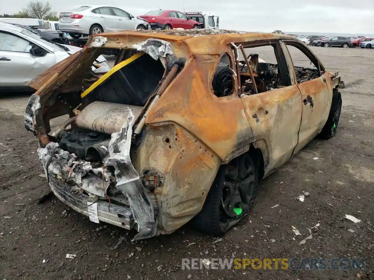 4 Photograph of a damaged car 2T3J1RFV2KW012397 TOYOTA RAV4 2019