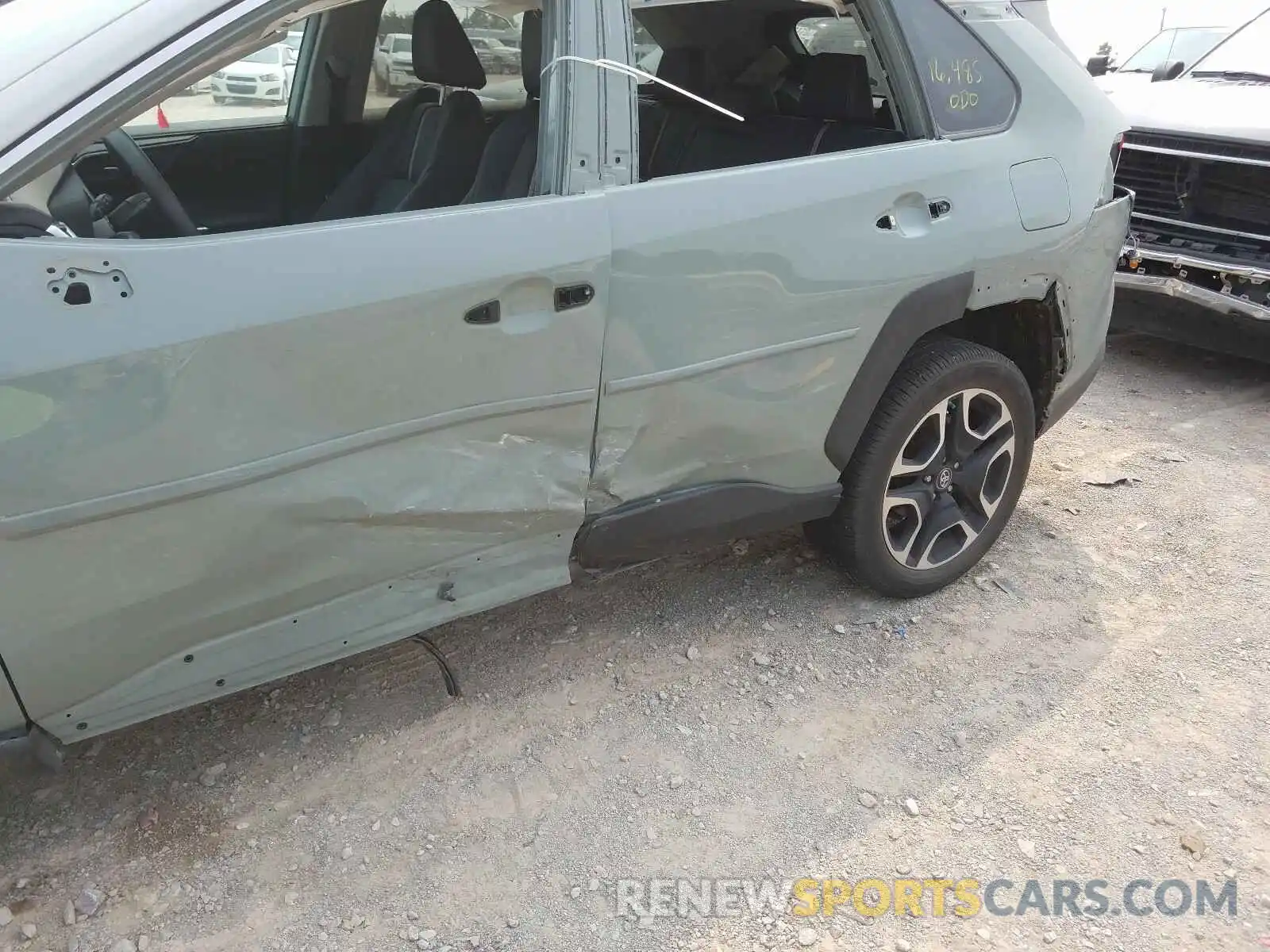 10 Photograph of a damaged car 2T3J1RFV2KW015722 TOYOTA RAV4 2019