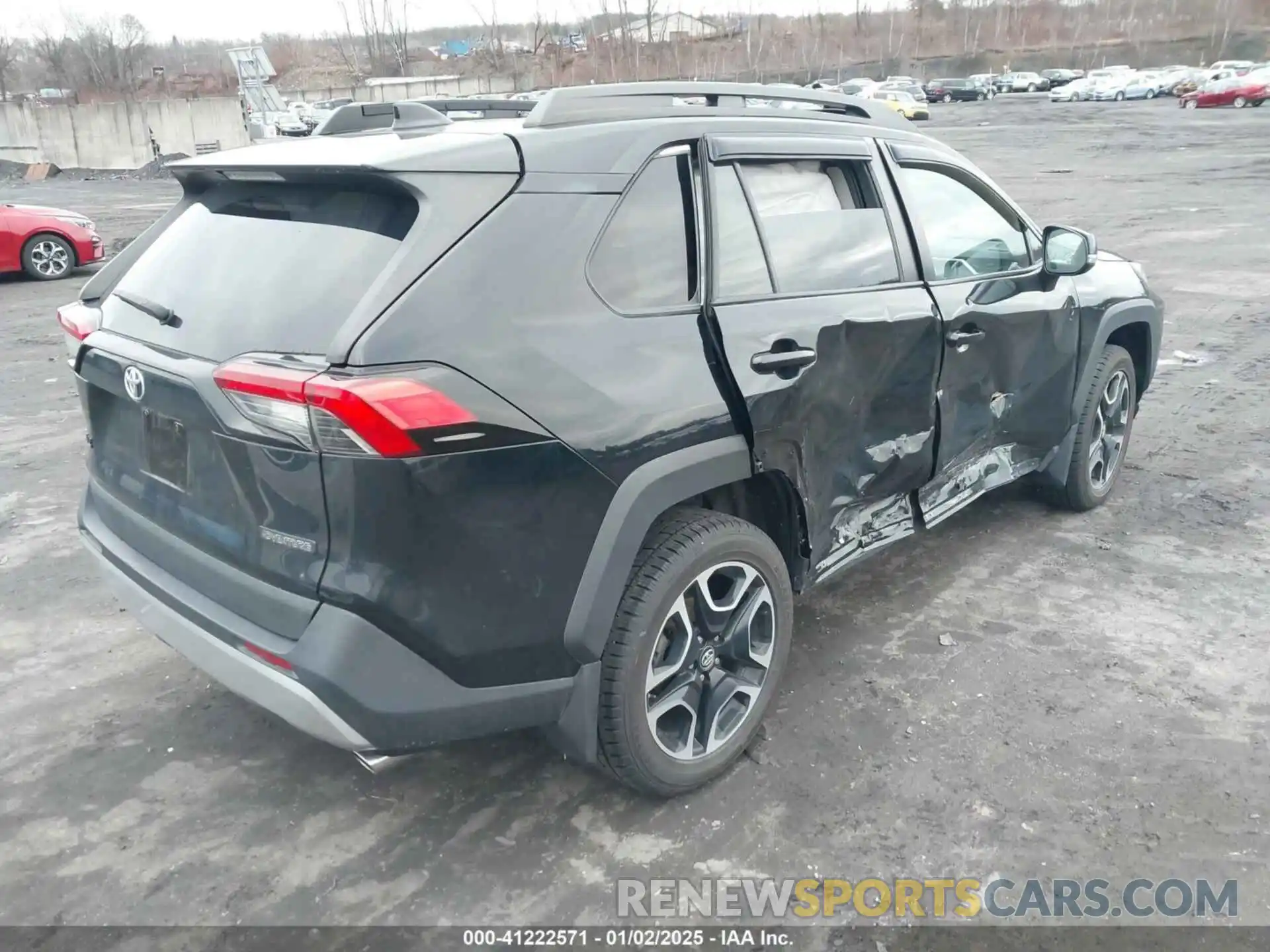 4 Photograph of a damaged car 2T3J1RFV2KW023156 TOYOTA RAV4 2019