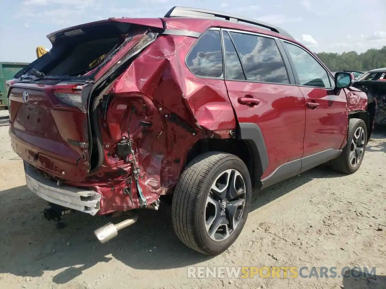 4 Photograph of a damaged car 2T3J1RFV2KW031080 TOYOTA RAV4 2019